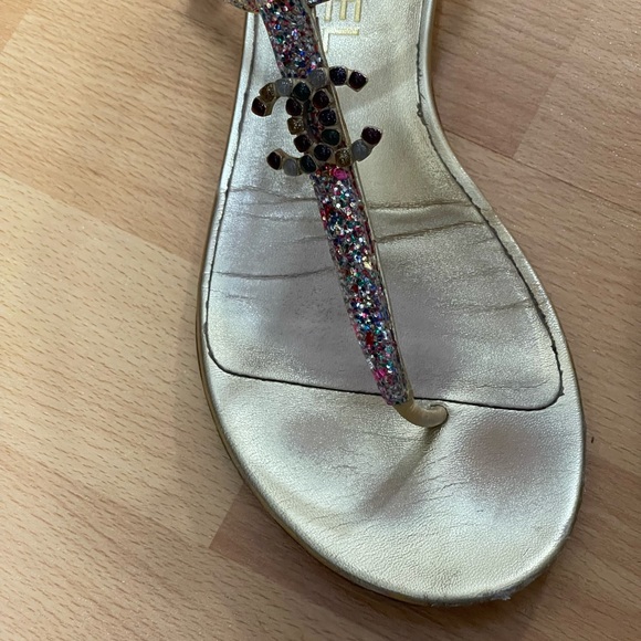 USED CHANEL GOLD LOW HEEL ANKLE STRAP SANDALS 37, RETAILS $960,00 ! - Picture 4 of 7